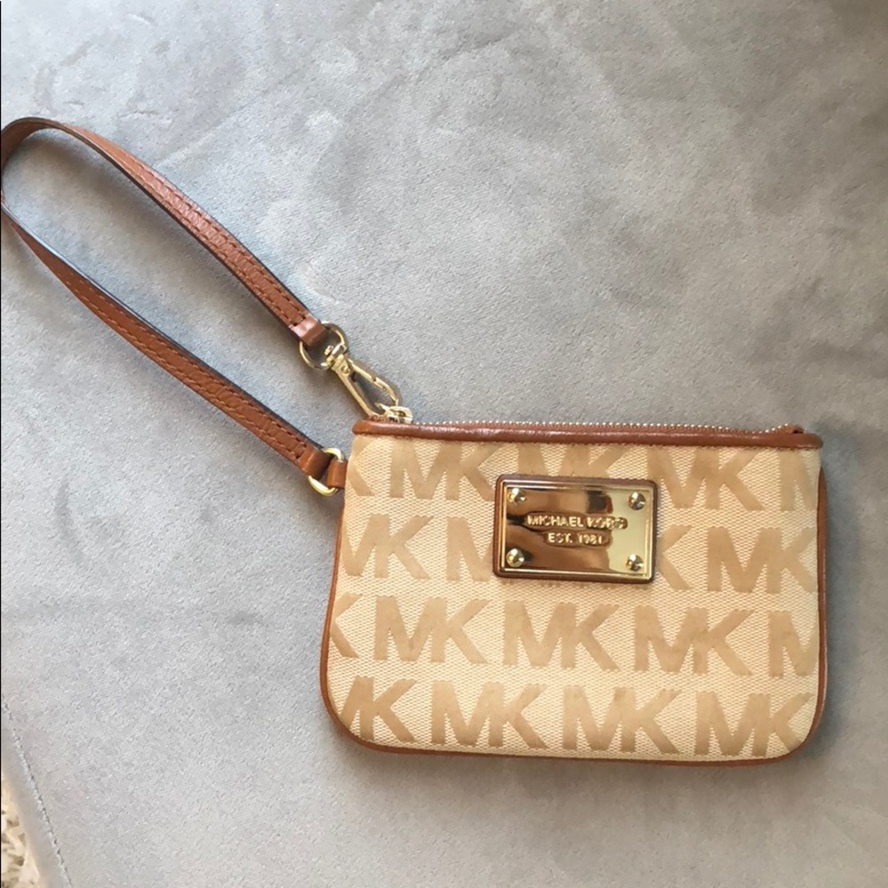 NWOT Michael Kors wristlet